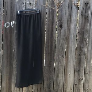 Maxi skirt w high slits